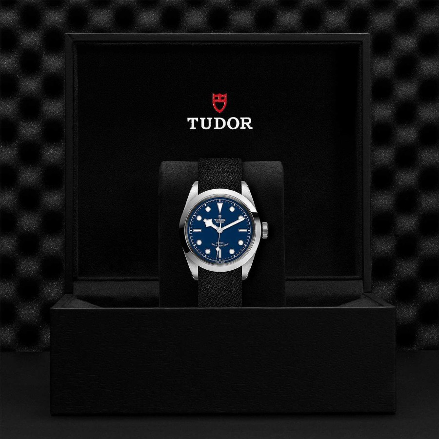 TUDOR Montre Tudor Black Bay 41 Bo Tier En Acier 41 Mm, Bracelet En Tissu Noir