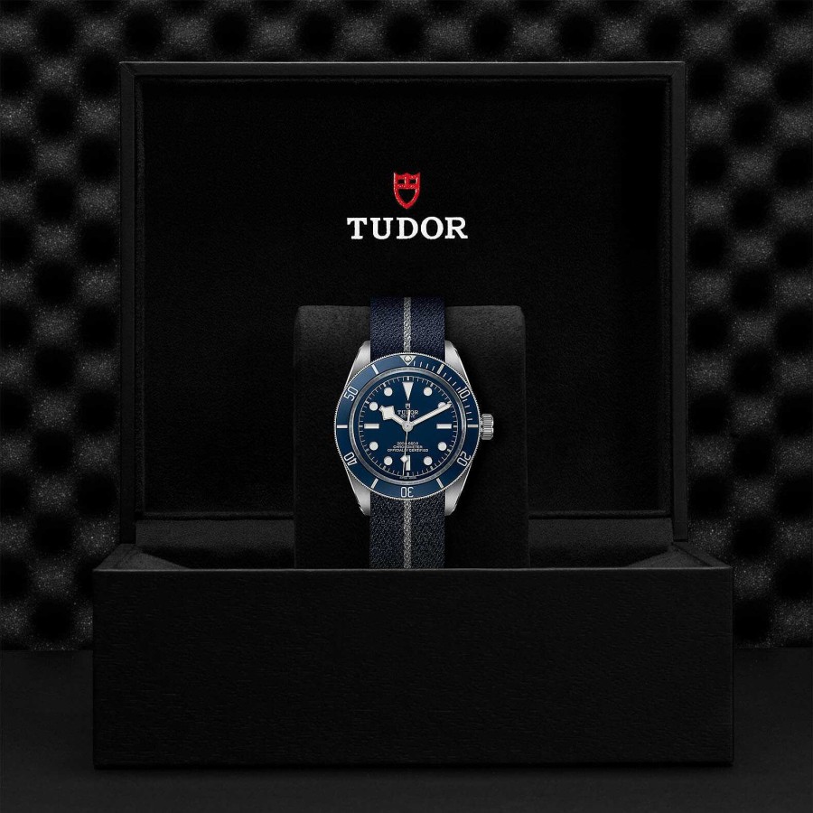 TUDOR Montre Tudor Black Bay Fifty-Eight Bo Tier En Acier 39 Mm, Bracelet En Tissu Bleu